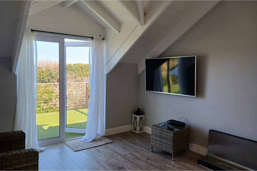 4 Bedroom Property for Sale in Noordhaven Western Cape